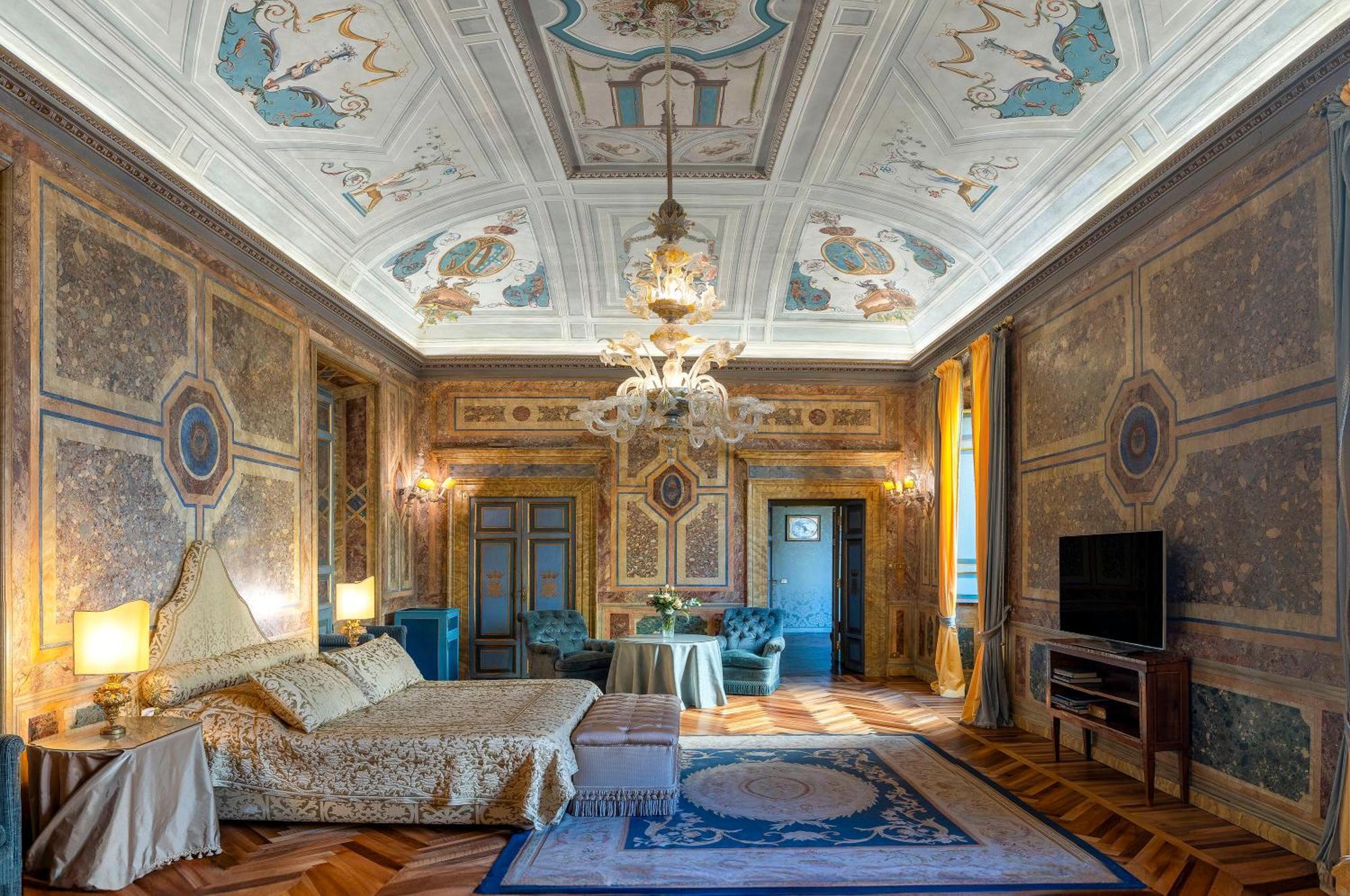 Bed and Breakfast Residenza Ruspoli Bonaparte Рим Экстерьер фото