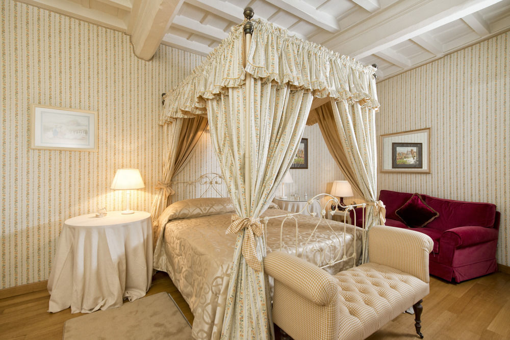 Residenza Ruspoli Bonaparte Рим Экстерьер фото